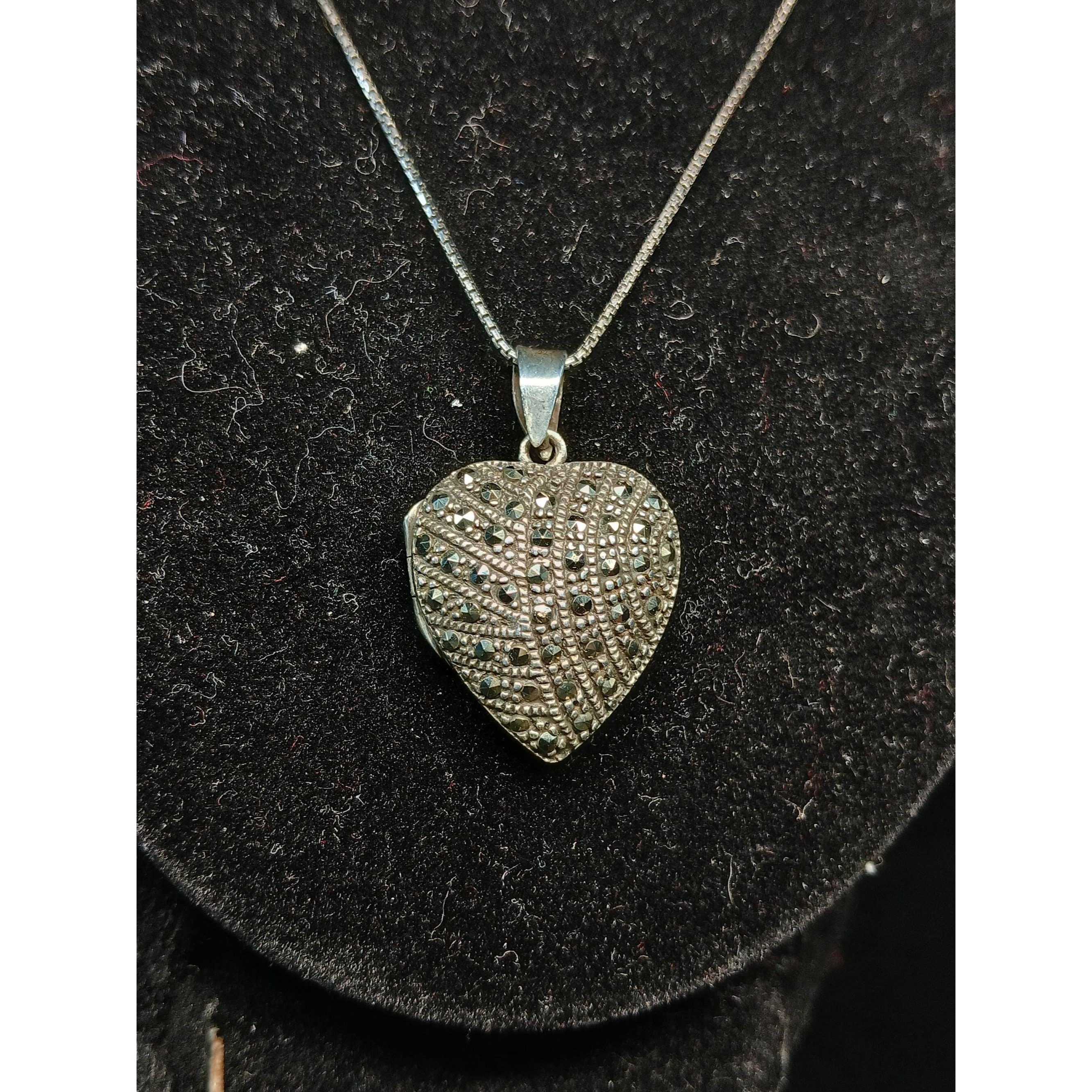Sterling Silver Marcasite Heart Locket Necklace Vintage 925 Italy Chain
